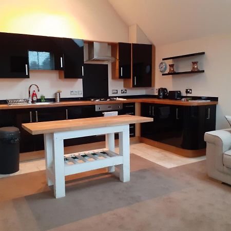 Modern 2Nd Floor 1 Bed Apartment In The Heart Of Llandudno Exterior photo